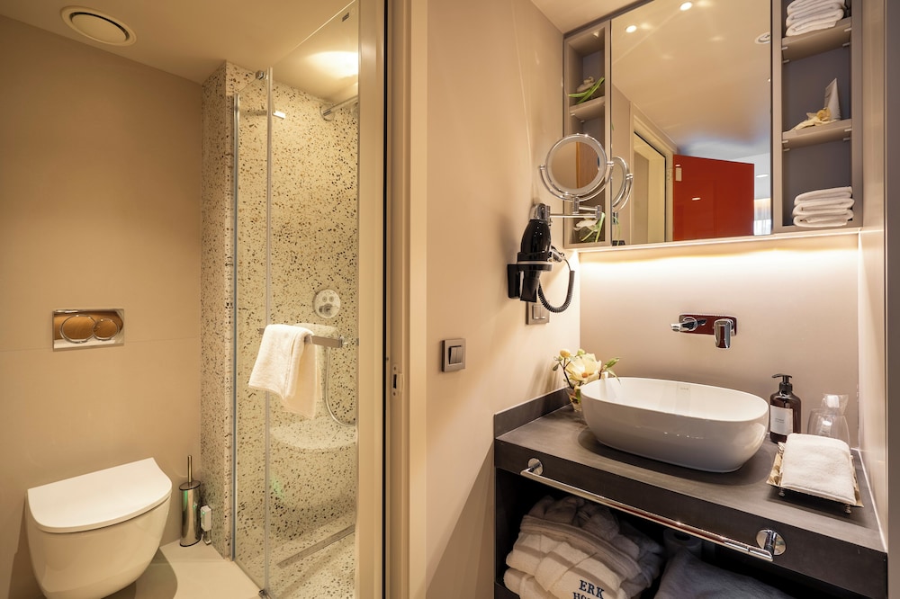 General 44 of 171