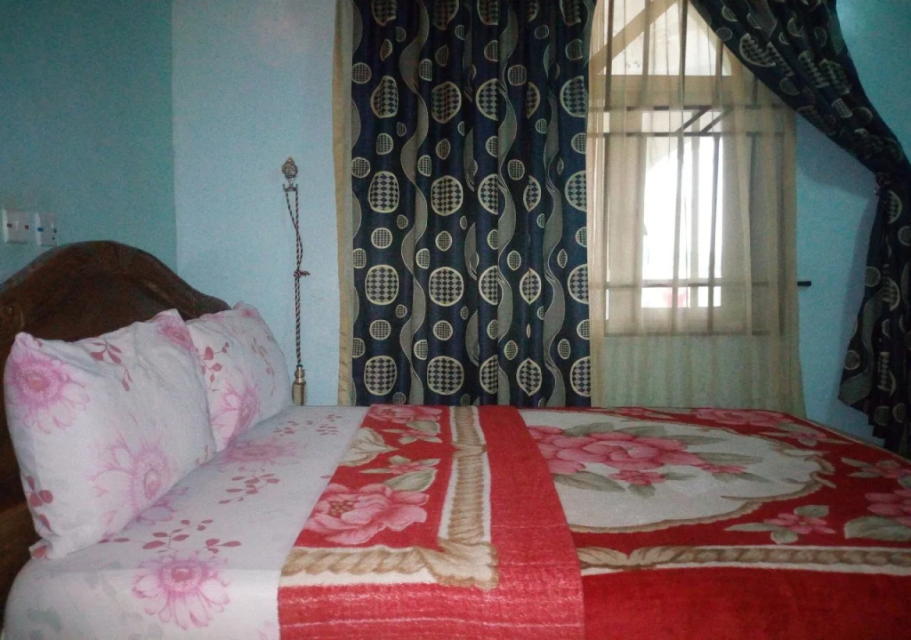 Wise Hotel