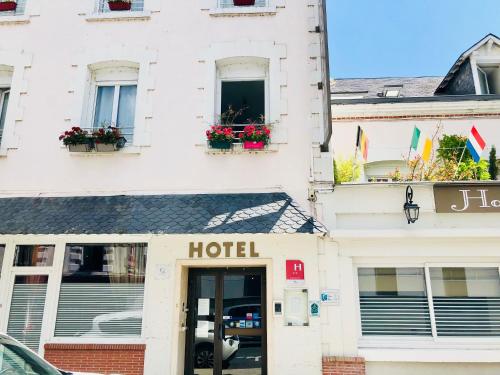 Exterior of Logis Hotel Louise de Savoie