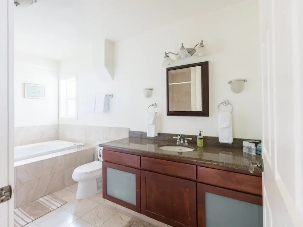 Awaa Place at Kamuela Heights 4 Bedroom Home by RedAwning