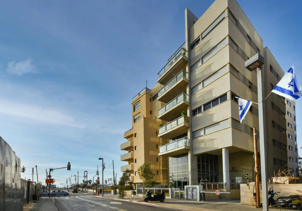 Modern 3 BR near Beach Club by HolyGuest