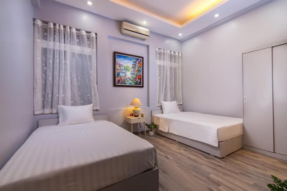 Cherry Hotel