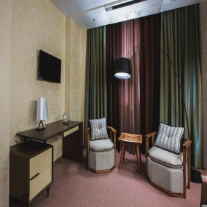 City Hotel
