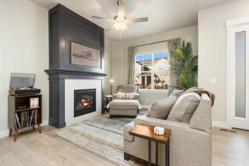 Image of NOCO Retreat with King Beds Fireplace, Scenic Trails
