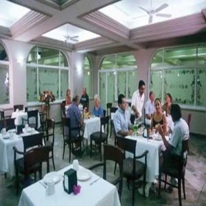 Domino Palace Hotel