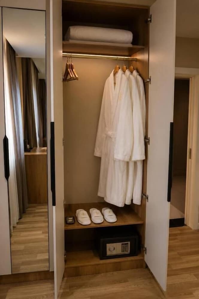 Amanat Prestige Hotel