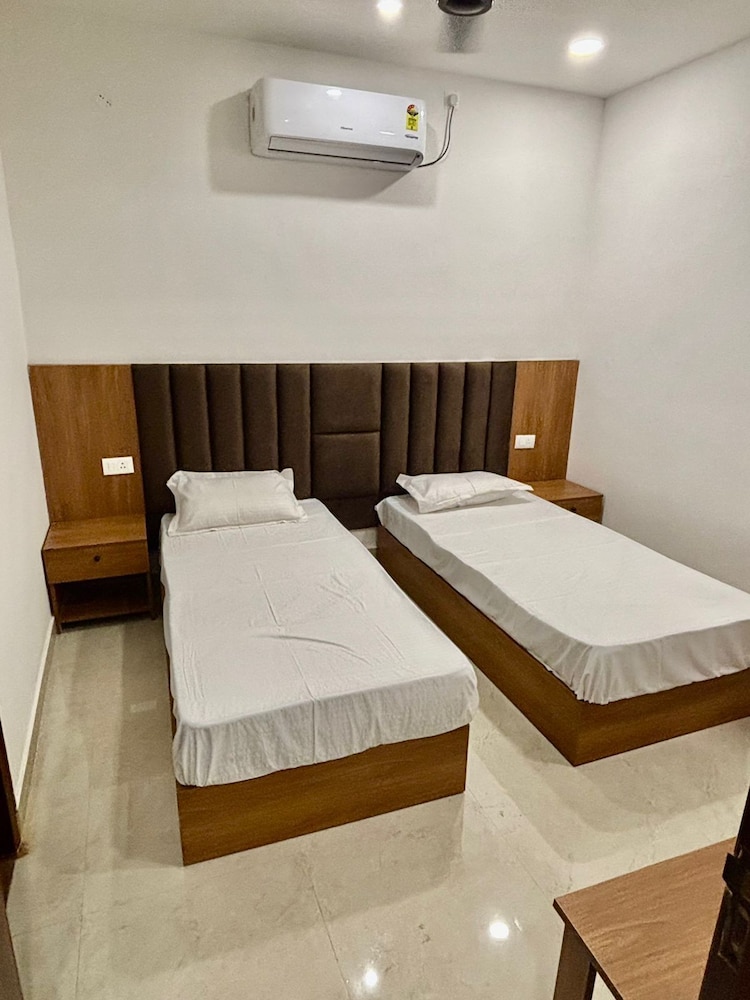Hotel Channo Residency