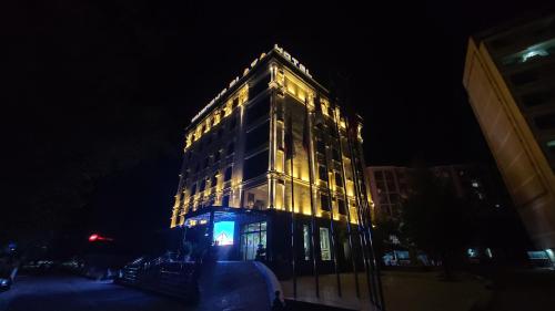 Shedevr Plaza Navoiy