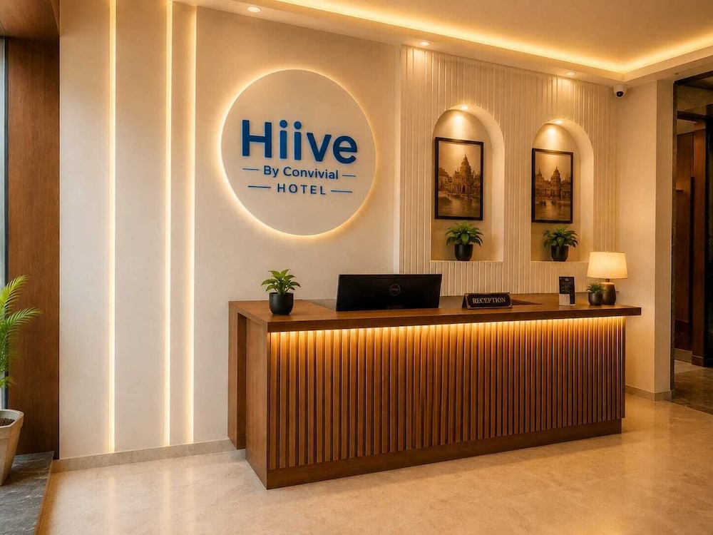 Hiive byConvivial Hotel TelibandhaRaipur