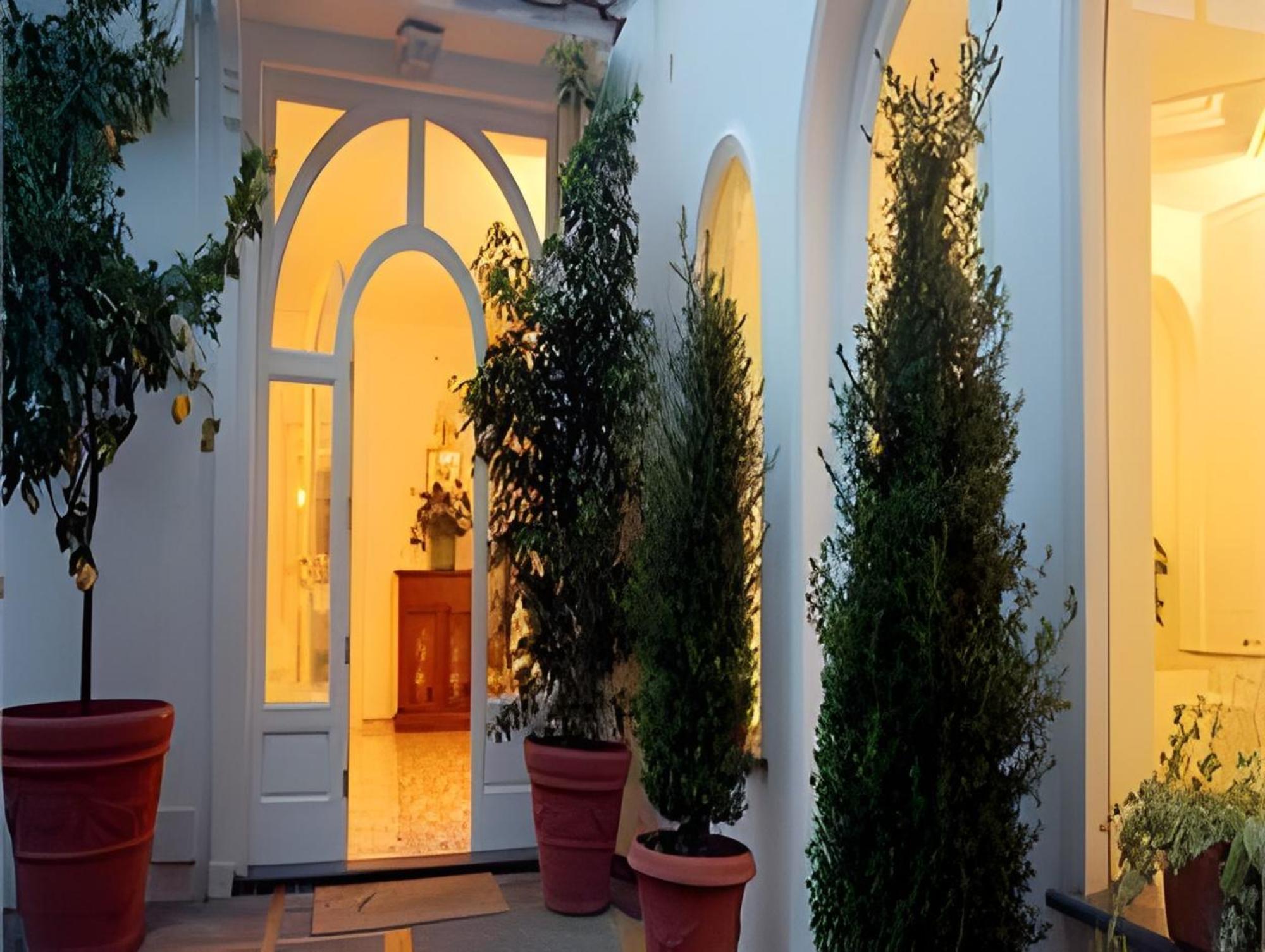Hotel Canasta