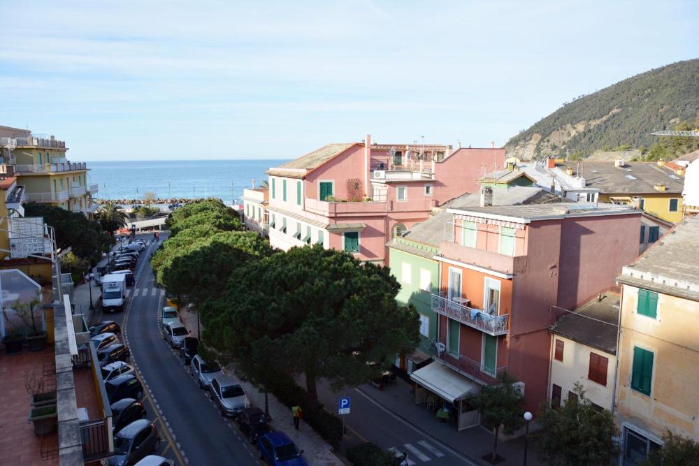 General 11 of 122