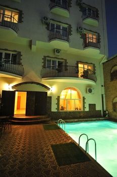 Maksimus Hotel