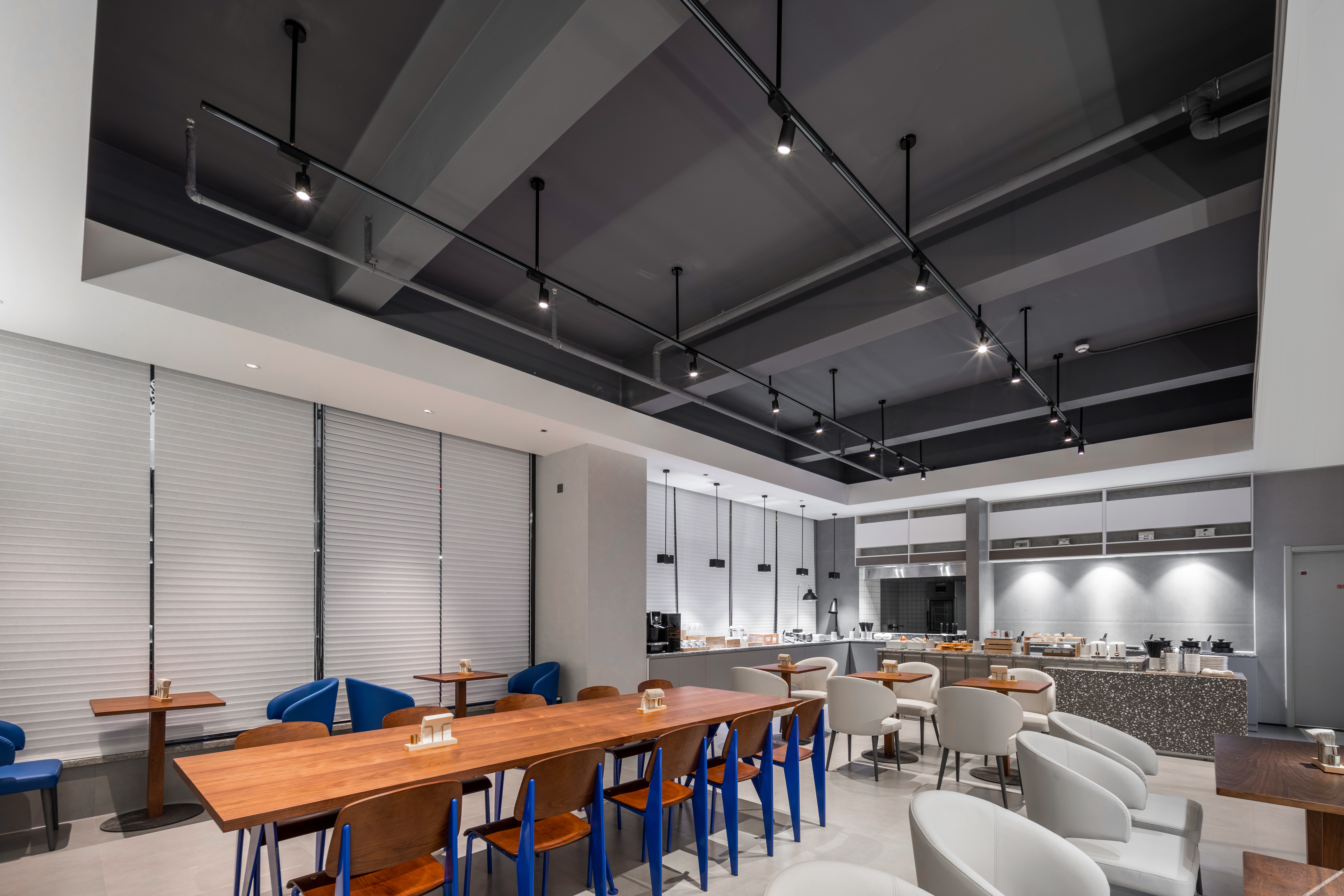 Zhoushan Dinghai Atour Light Hotel