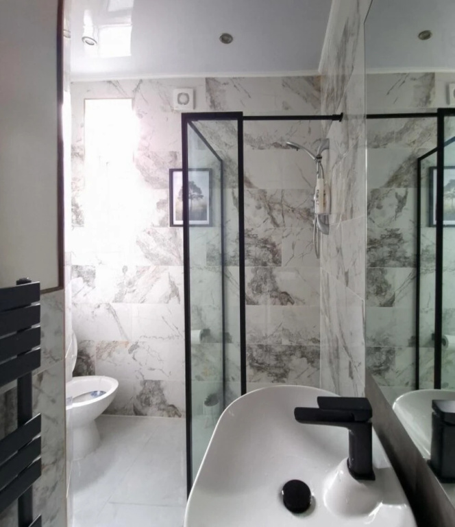 Stylish King Bed Suite Free Parking Large Patio