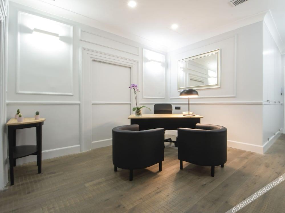 Image of Travel and Stay Holidays Suites Navona
