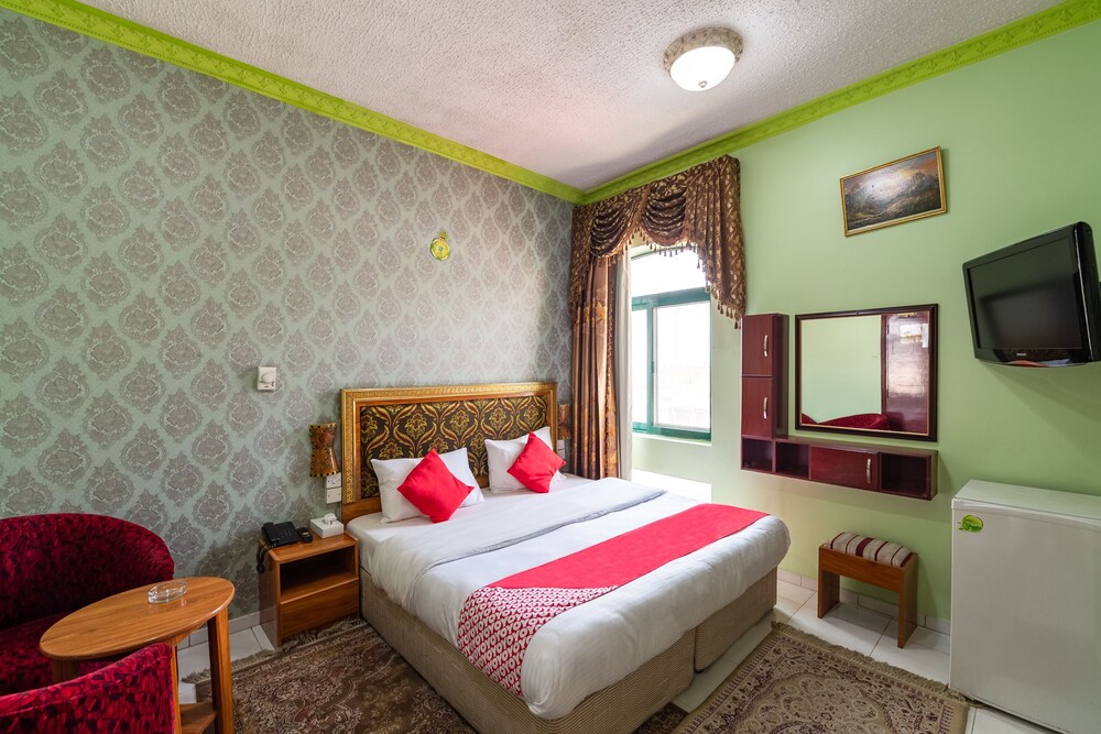 OYO 191 Golden Sea Hotel