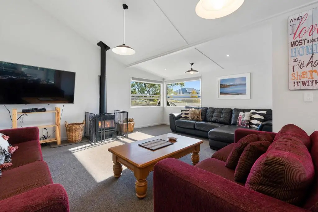 Stunner on Stanley Wharewaka Holiday Home