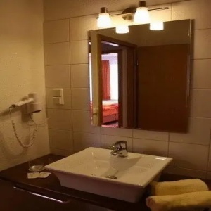 Garni Hotel West