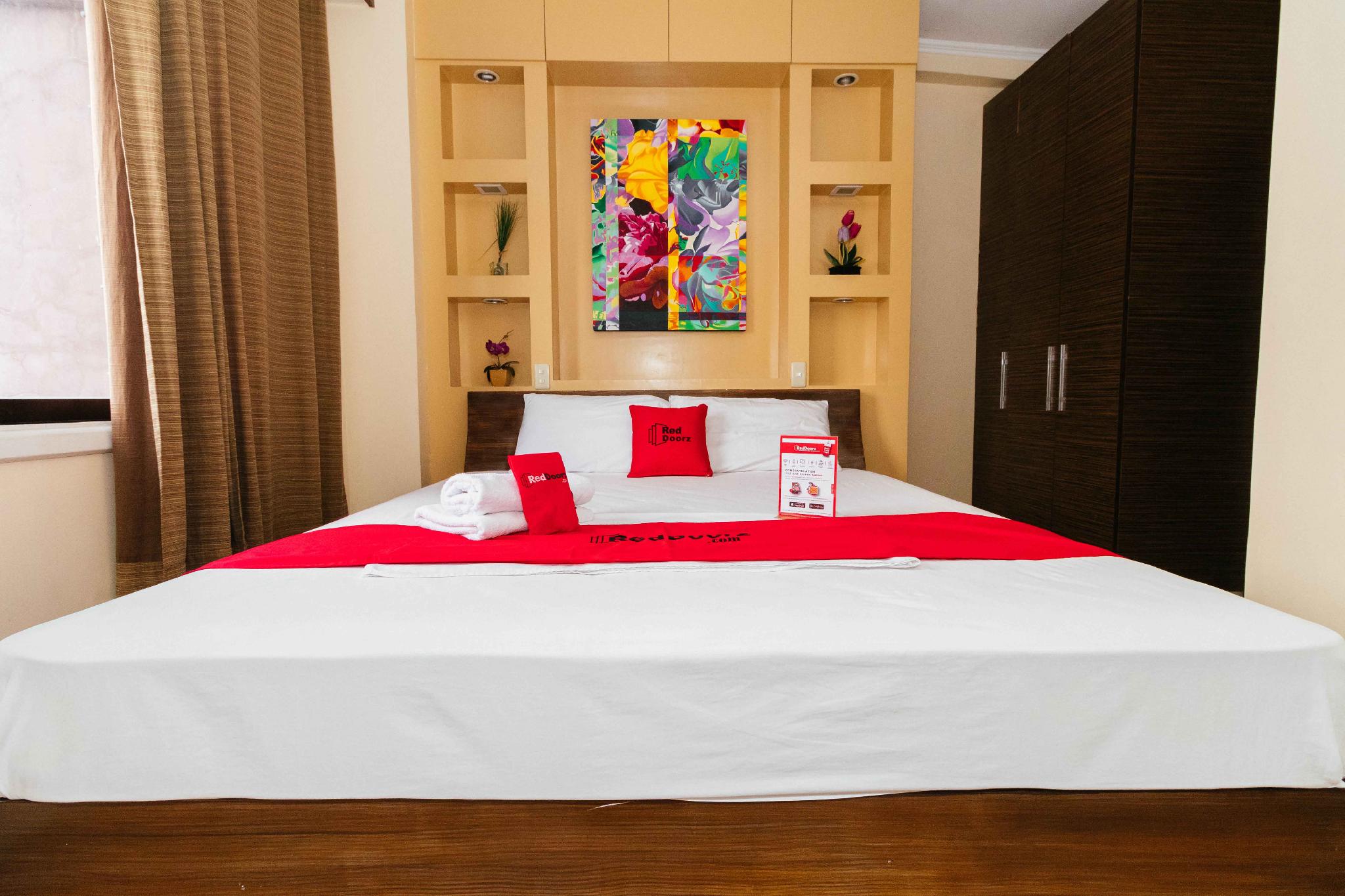RedDoorz Plus at Better Living Paranaque