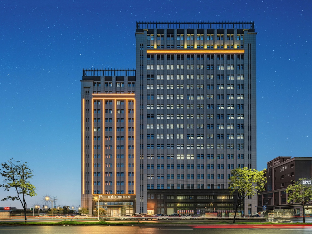 Poltton International Apartment (Jiangmen Jianghai Station Huimei Building Branch)