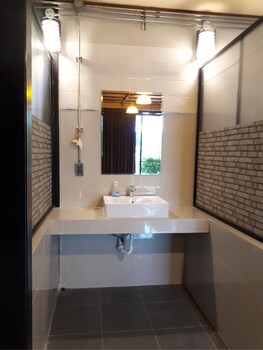 General 4 of 28