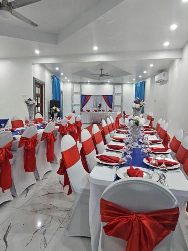 Palm Bay Guest House & Restaurant