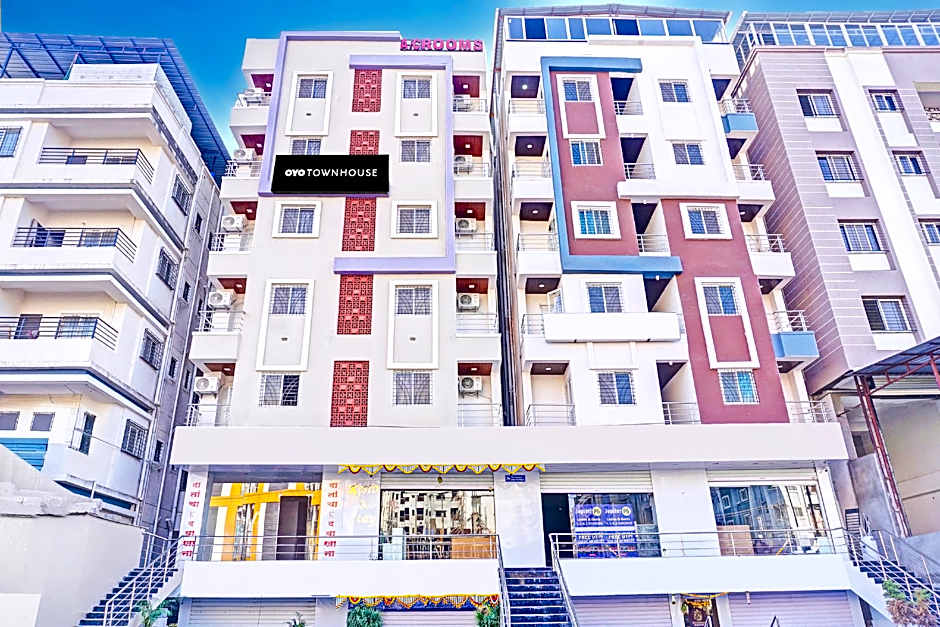 Townhouse Rising Surya Hotels