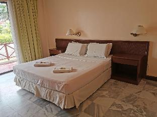 OYO 89972 Borneo Paradise Beach Hotel