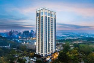 Orange Guiyang North Station Qianlingshan Road Hotel