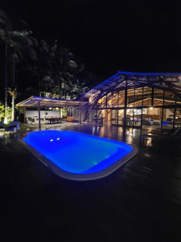 paraíso tropical exótico natureza e mar, golfe e marina - repaginada