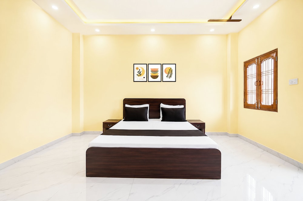 Hotel D P Palace Lucknow