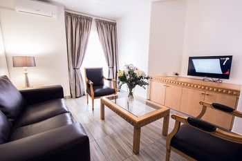 Airport Inn Executive Suites