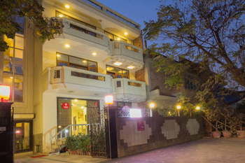 OYO Rooms Huda Metro Flagship