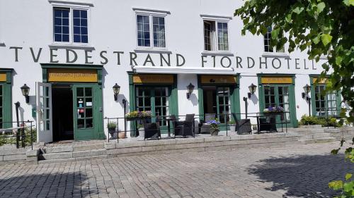Exterior of Tvedestrand Fjordhotell - Unike Hoteller