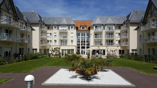 Exterior of Domitys La Plage de Nacre