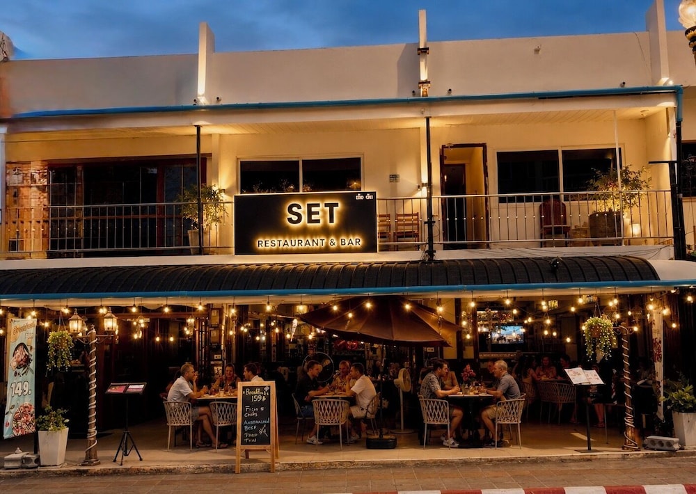 SET INN Restaurant & Bar