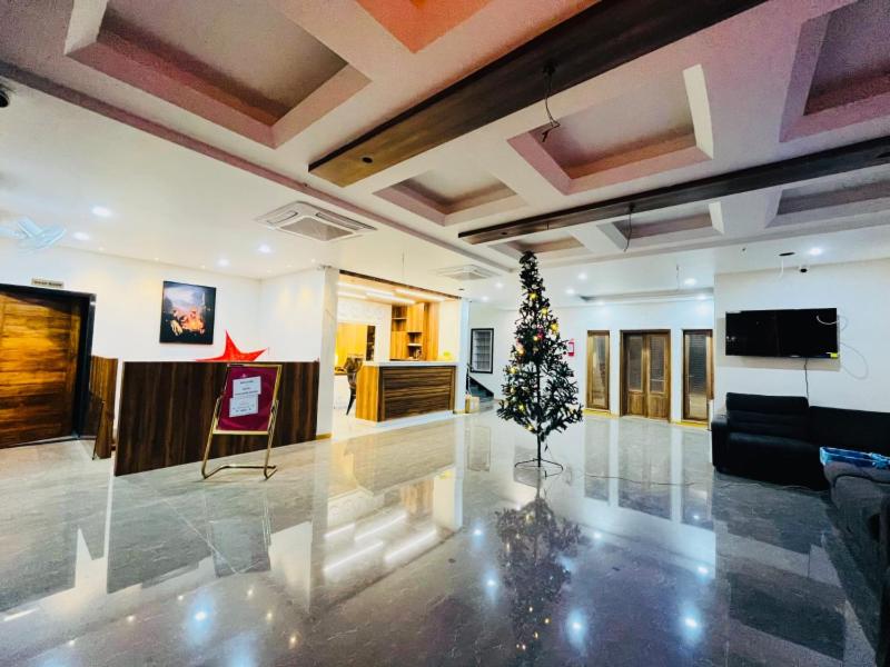 Hotel Gokulam Grand