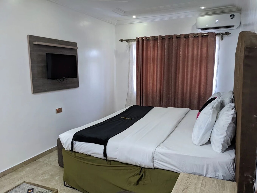 Rezos Continental Resort