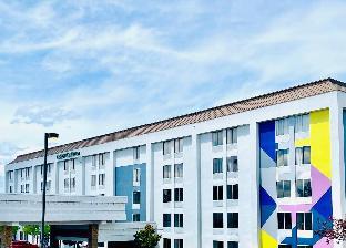 Exterior of CANDLEWOOD SUITES GREENWOOD VILLAGE DTC by IHG