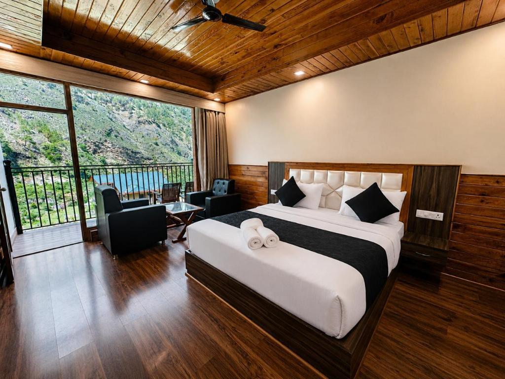 Symphony woods resort tirthan