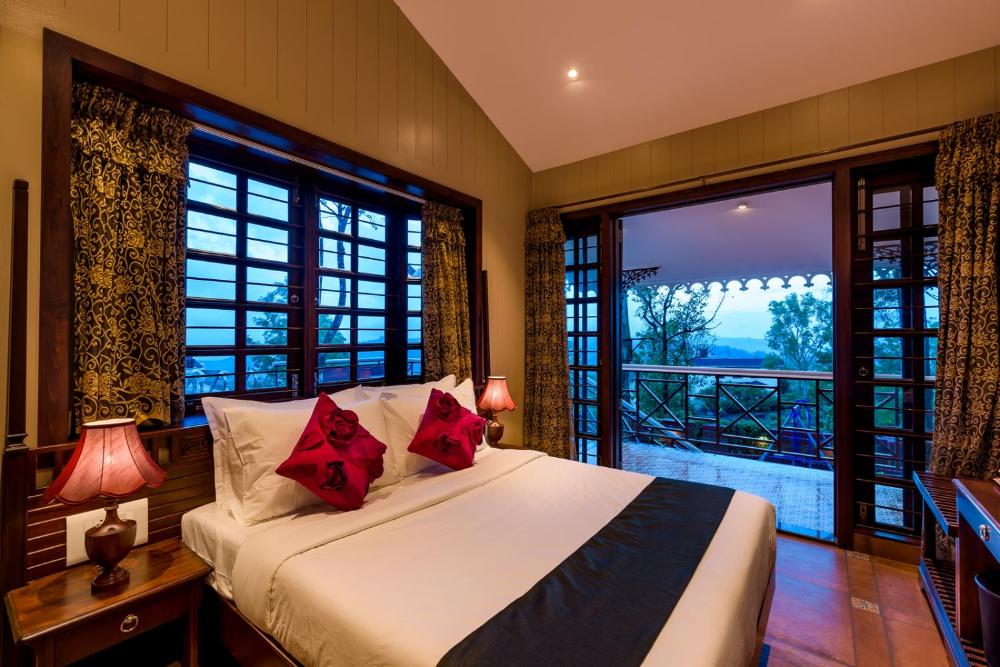 SaffronStays Tudor Rose -3BHK Panchgani Villa with Outdoor Bar & Pet-Friendly
