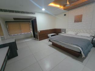 JSR Grand hotel and Banquets