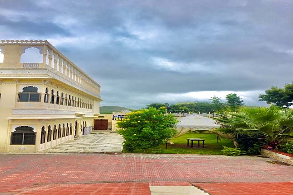 Hotel O The Takhatgarh Resort
