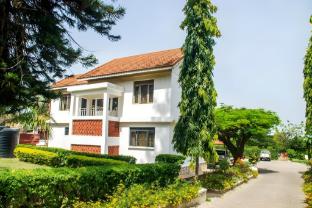 Heritage Park Hotel