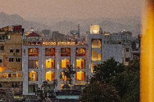 Dera Pichola a Lake Facing Hotel