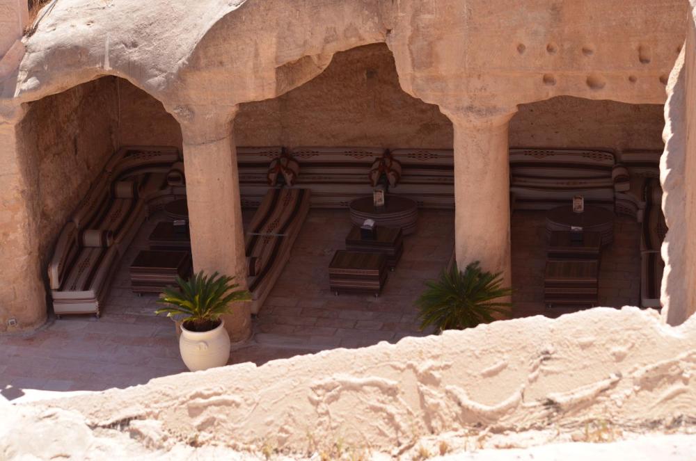 General 105 of 186