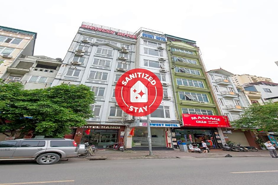 OYO 196 Sweet Hotel