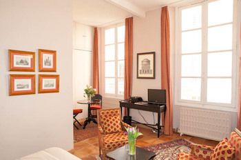 Studio Quai Voltaire