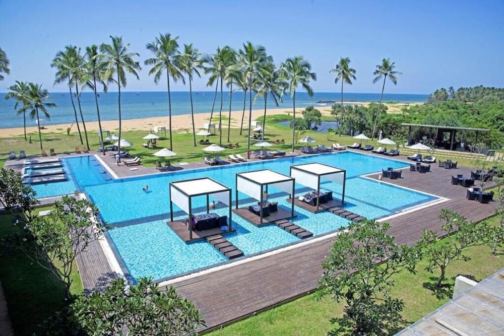 Suriya Luxury resort & Spa