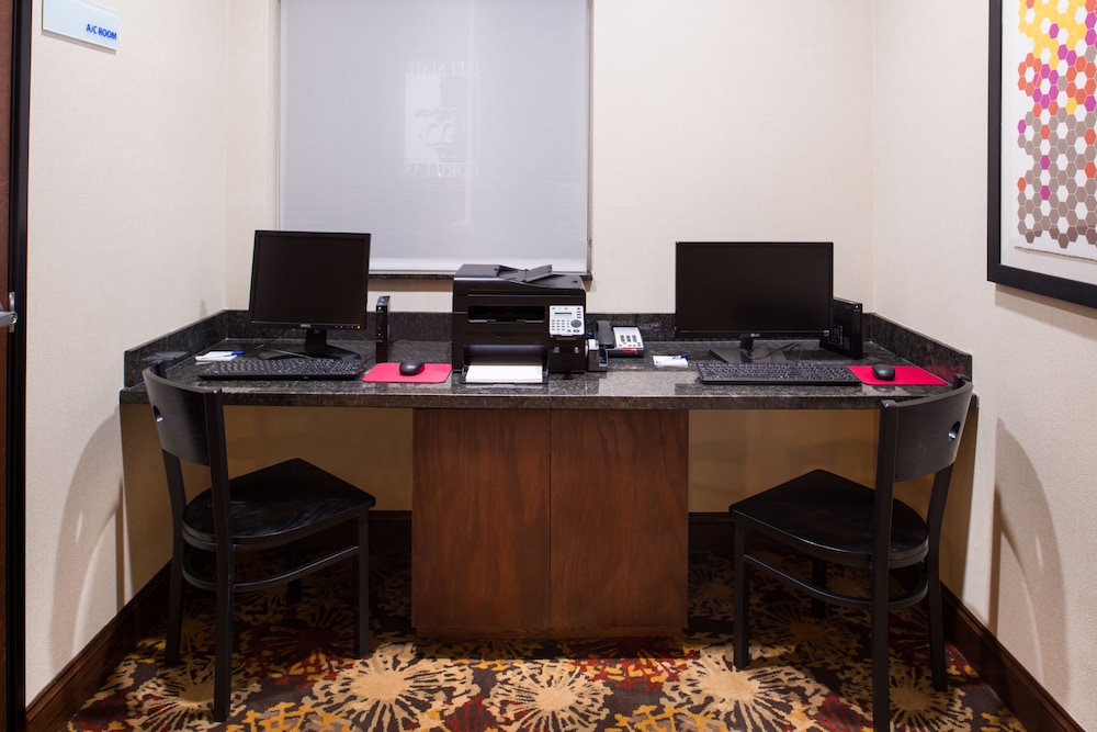 Holiday Inn Express Hotel & Suites Pittsburg By Ihg